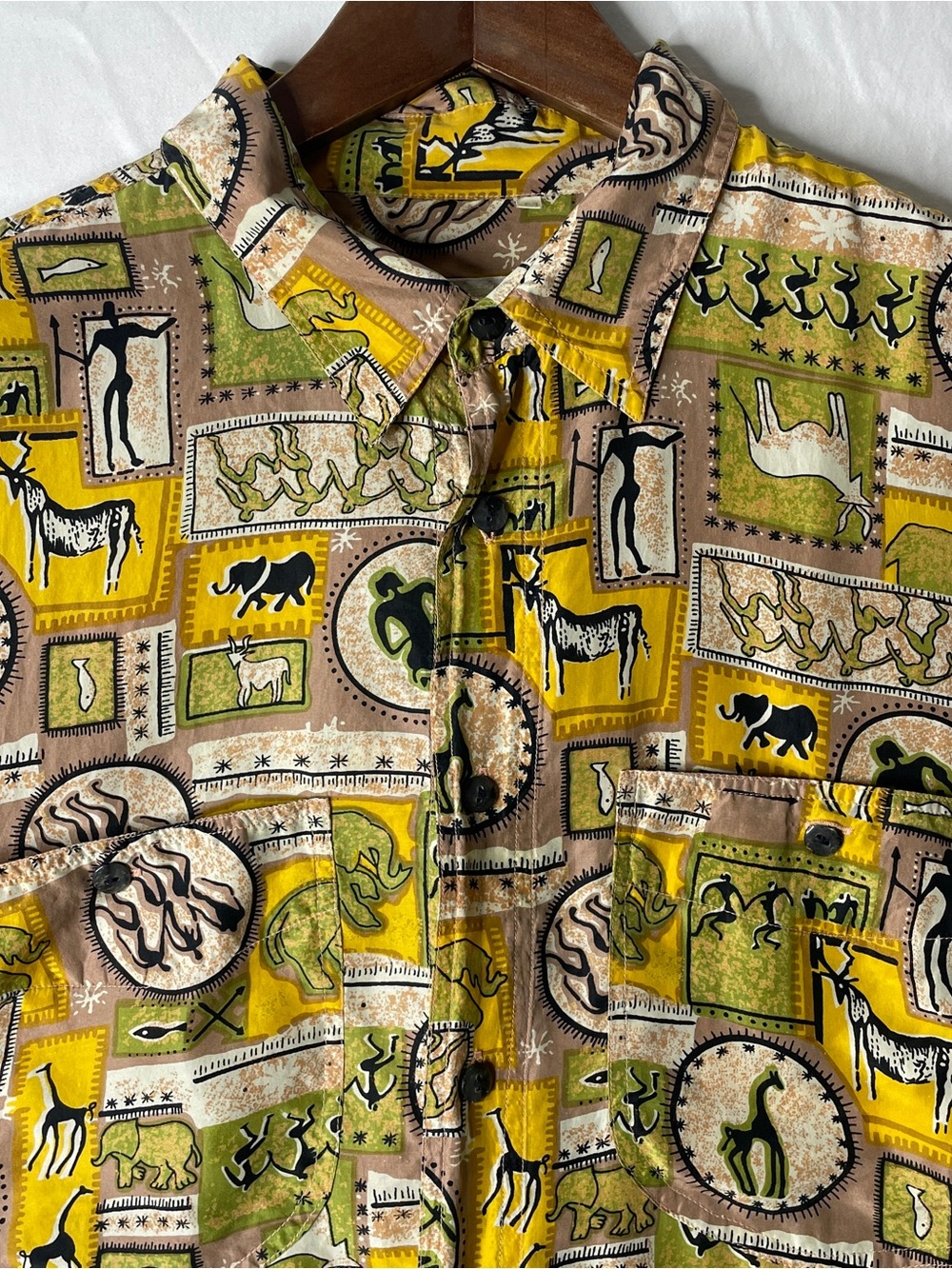 Passo Vintage 70s Silk Shirt Mens Medium Safari Print Yellow Novelty Abstract